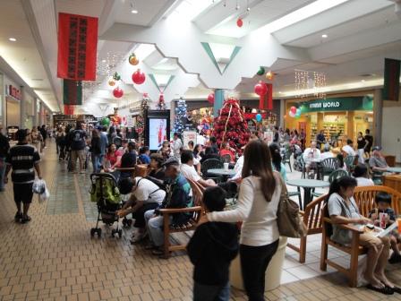 Hilo mall crowds black Friday